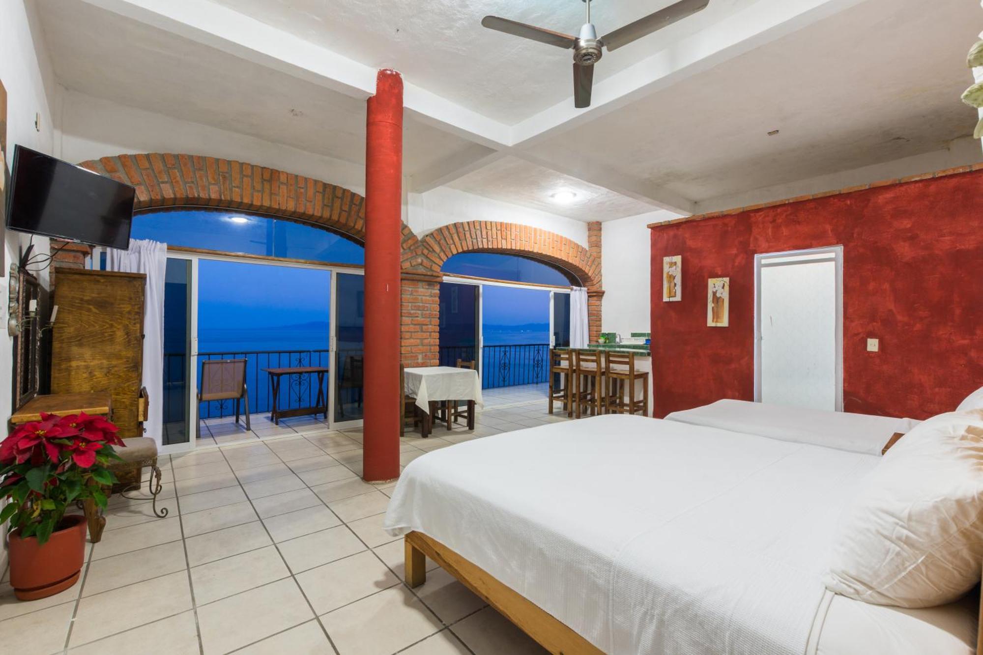 Traditional Sierra Leon Oceanfront Rooms - Adults Only Puerto Vallarta Exteriör bild