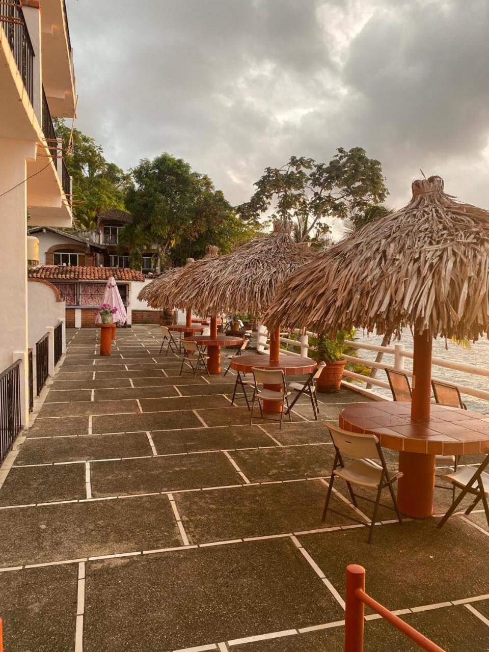 Traditional Sierra Leon Oceanfront Rooms - Adults Only Puerto Vallarta Exteriör bild