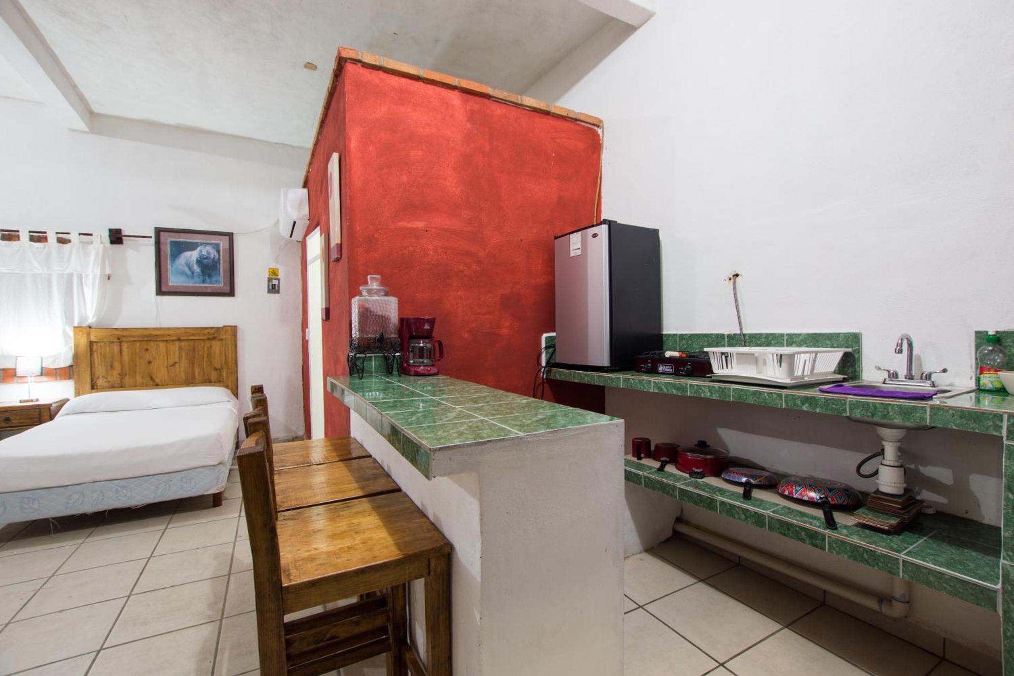 Traditional Sierra Leon Oceanfront Rooms - Adults Only Puerto Vallarta Exteriör bild