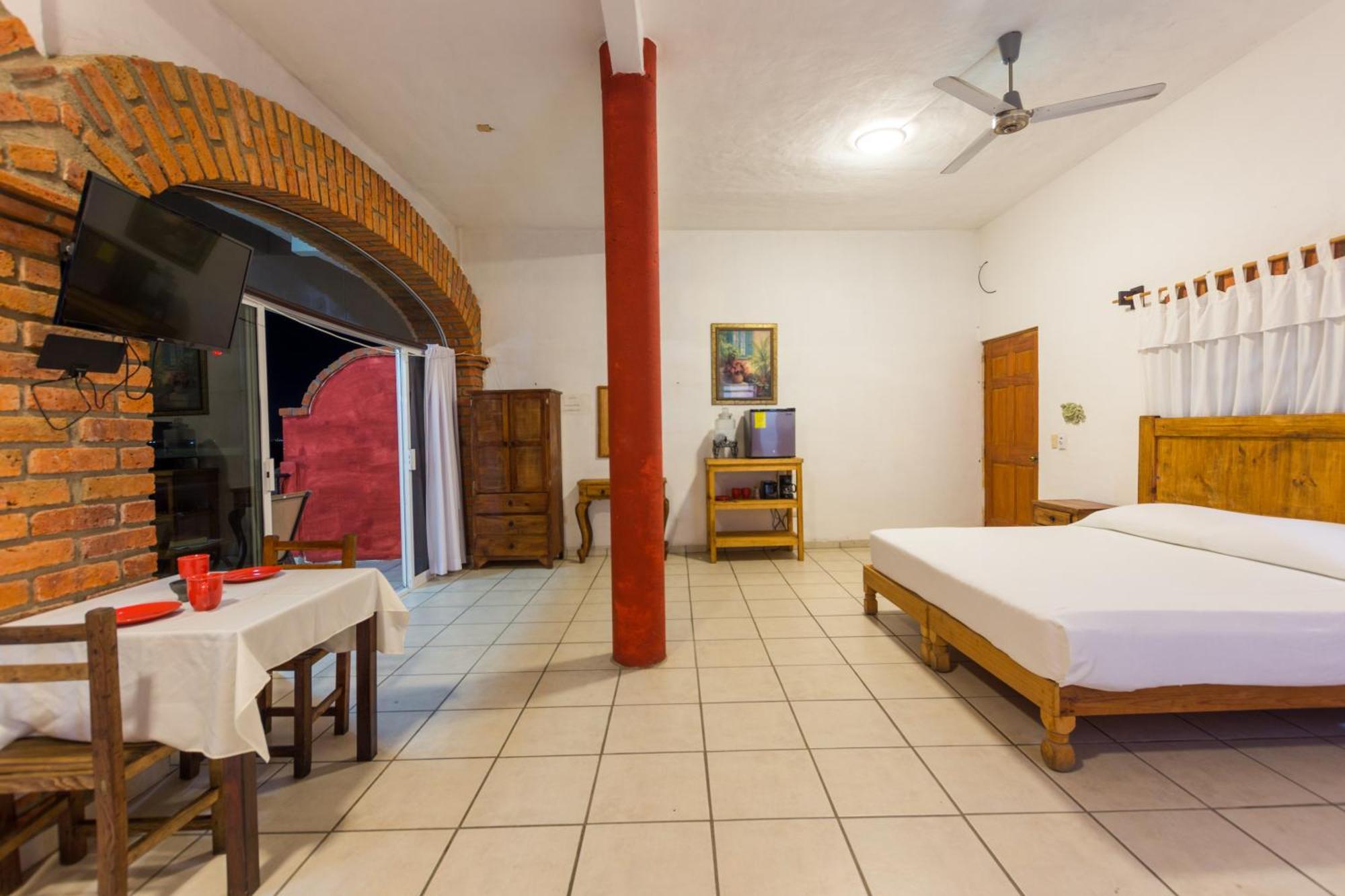 Traditional Sierra Leon Oceanfront Rooms - Adults Only Puerto Vallarta Exteriör bild