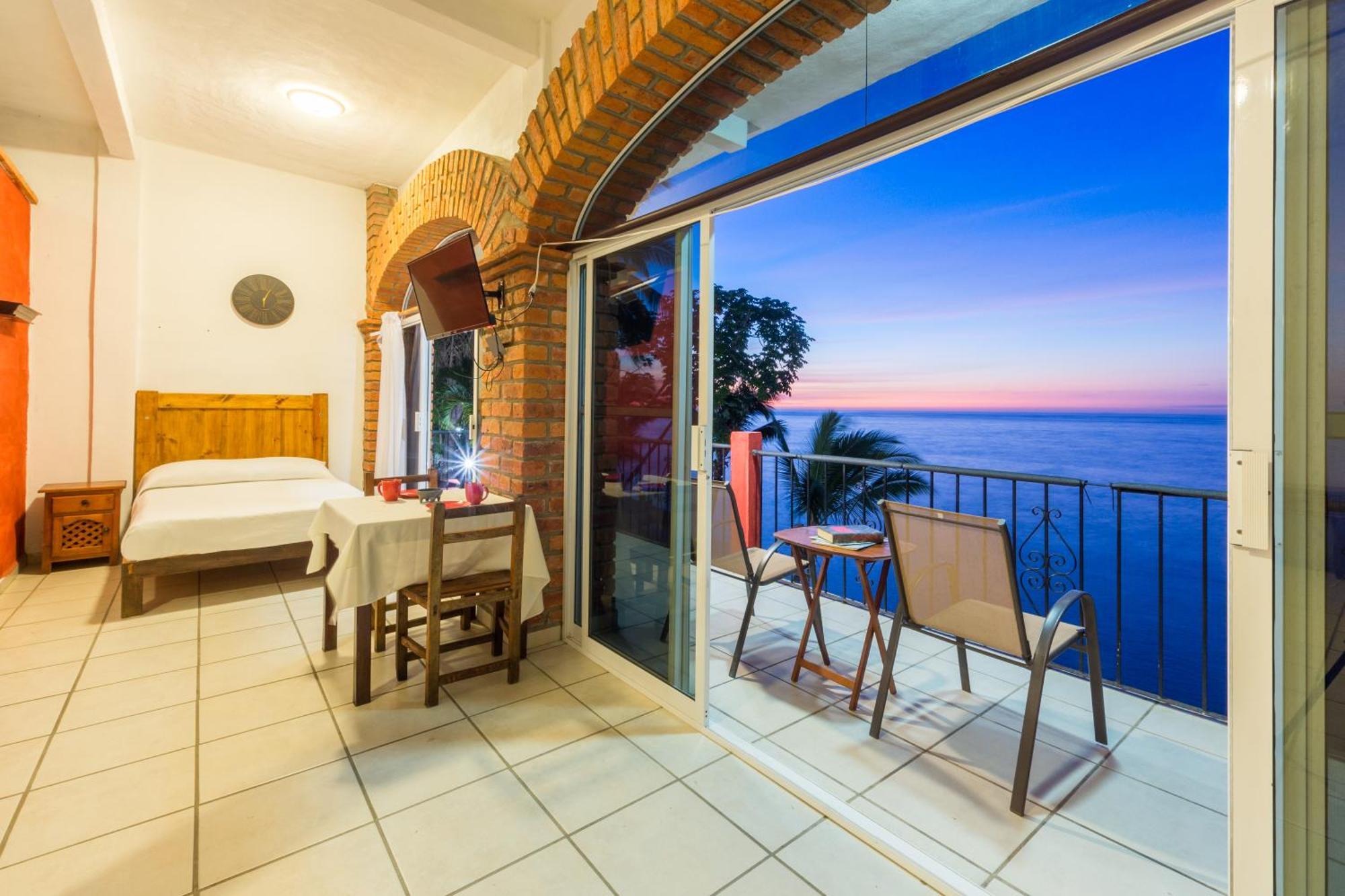 Traditional Sierra Leon Oceanfront Rooms - Adults Only Puerto Vallarta Exteriör bild