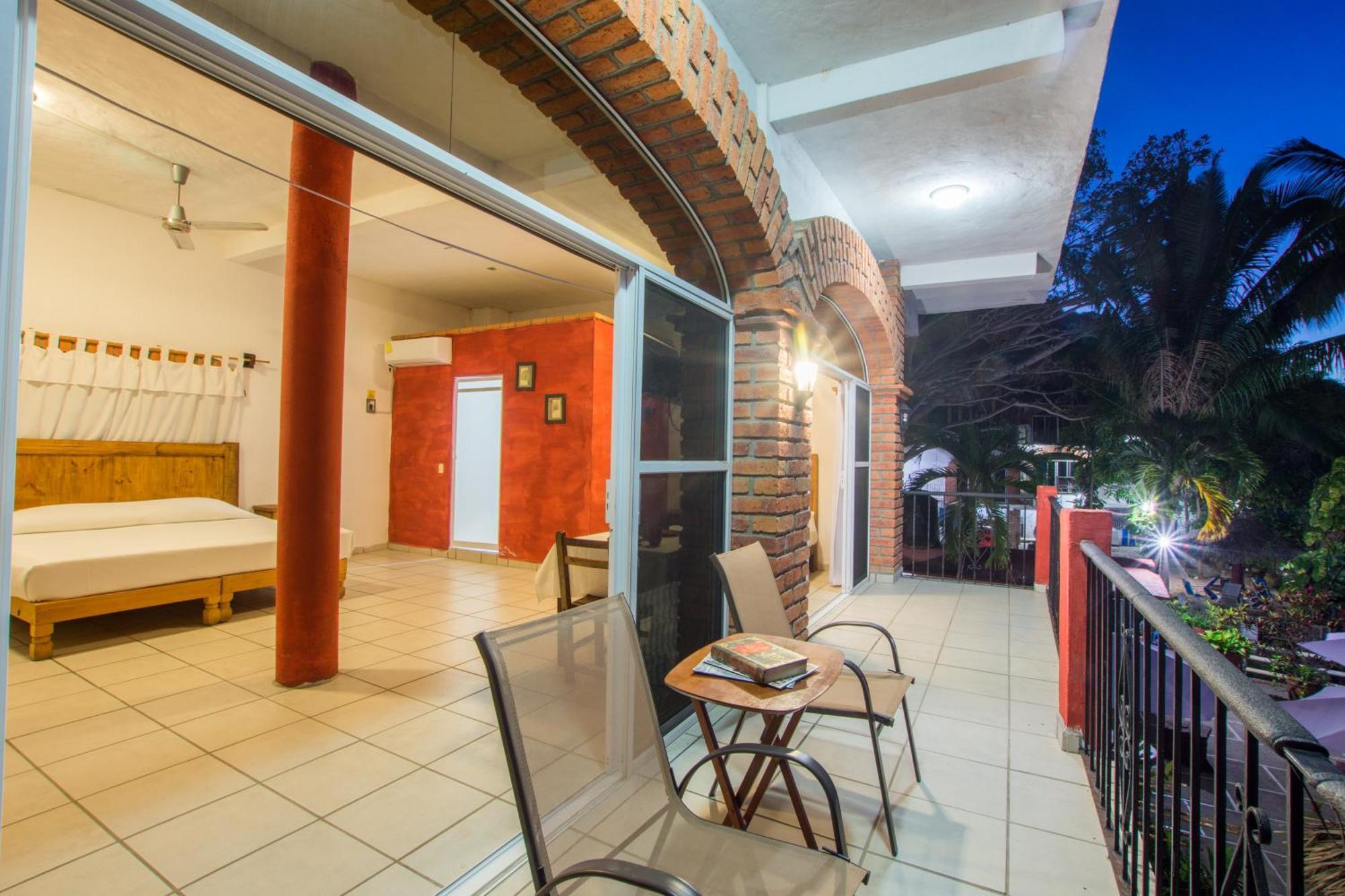 Traditional Sierra Leon Oceanfront Rooms - Adults Only Puerto Vallarta Exteriör bild