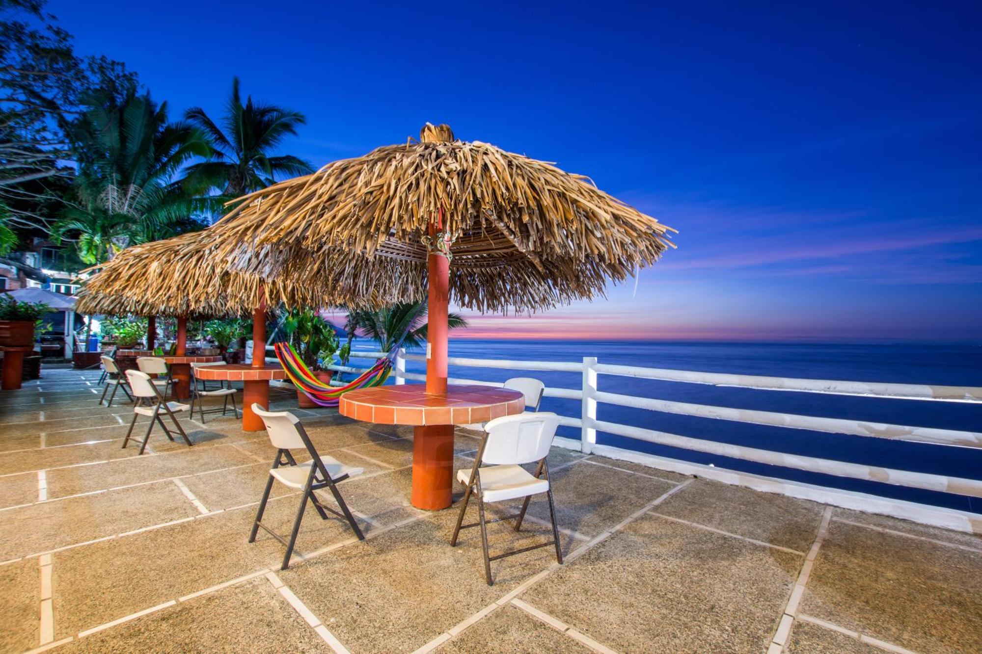 Traditional Sierra Leon Oceanfront Rooms - Adults Only Puerto Vallarta Exteriör bild