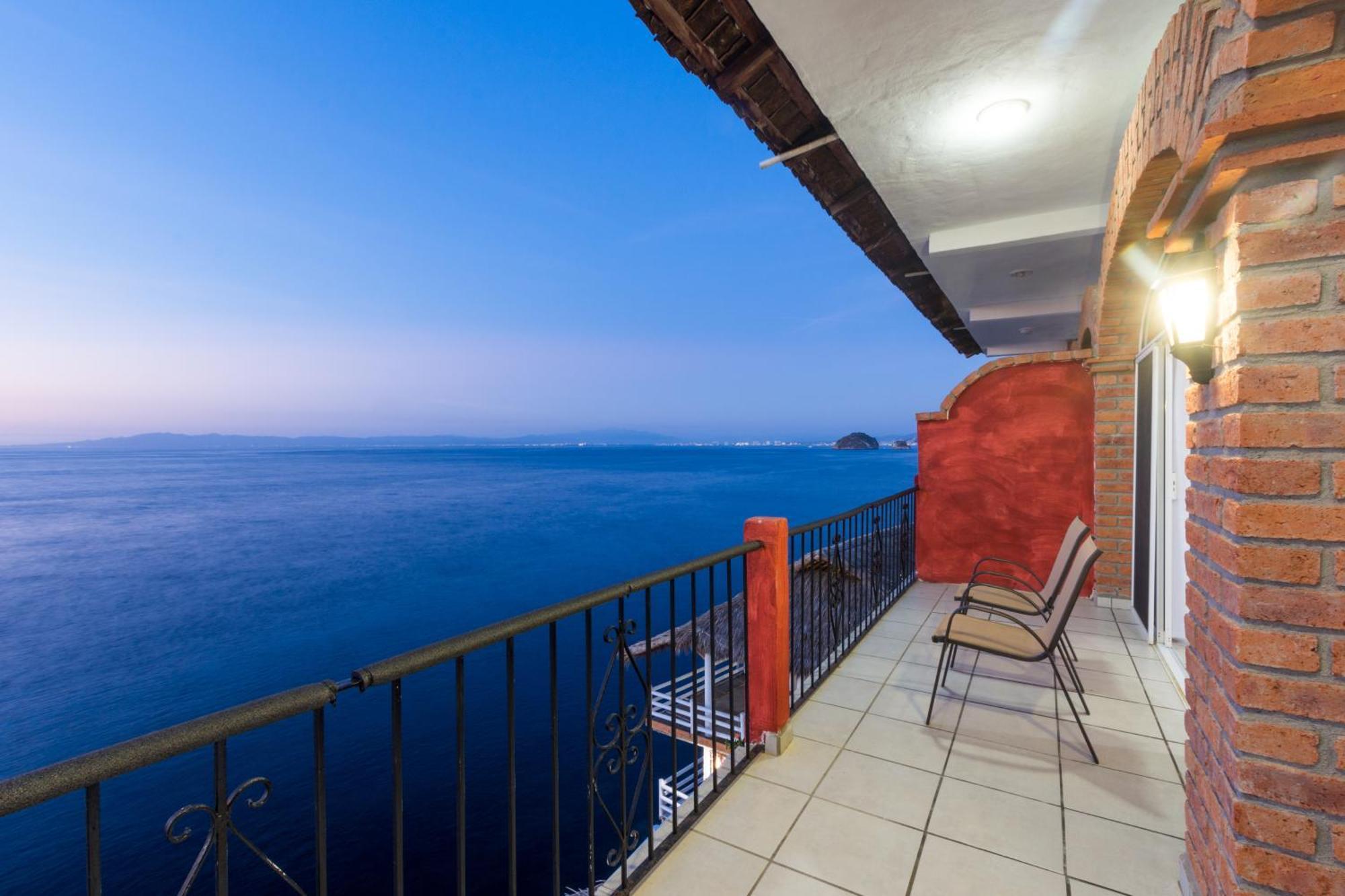 Traditional Sierra Leon Oceanfront Rooms - Adults Only Puerto Vallarta Exteriör bild