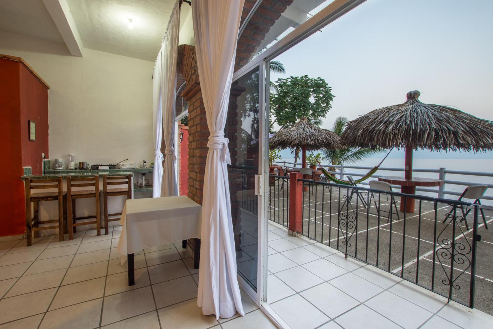 Traditional Sierra Leon Oceanfront Rooms - Adults Only Puerto Vallarta Exteriör bild