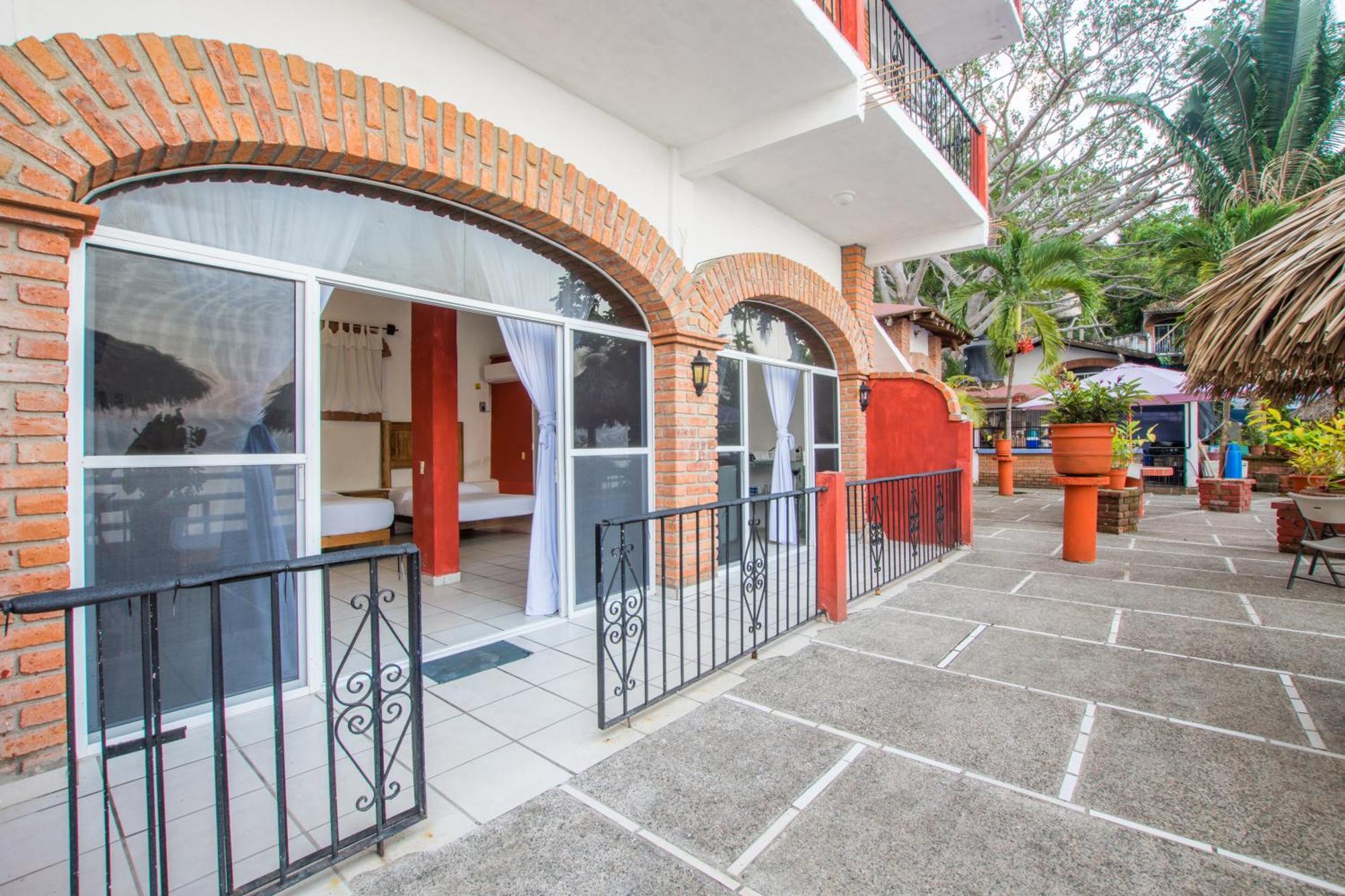 Traditional Sierra Leon Oceanfront Rooms - Adults Only Puerto Vallarta Exteriör bild