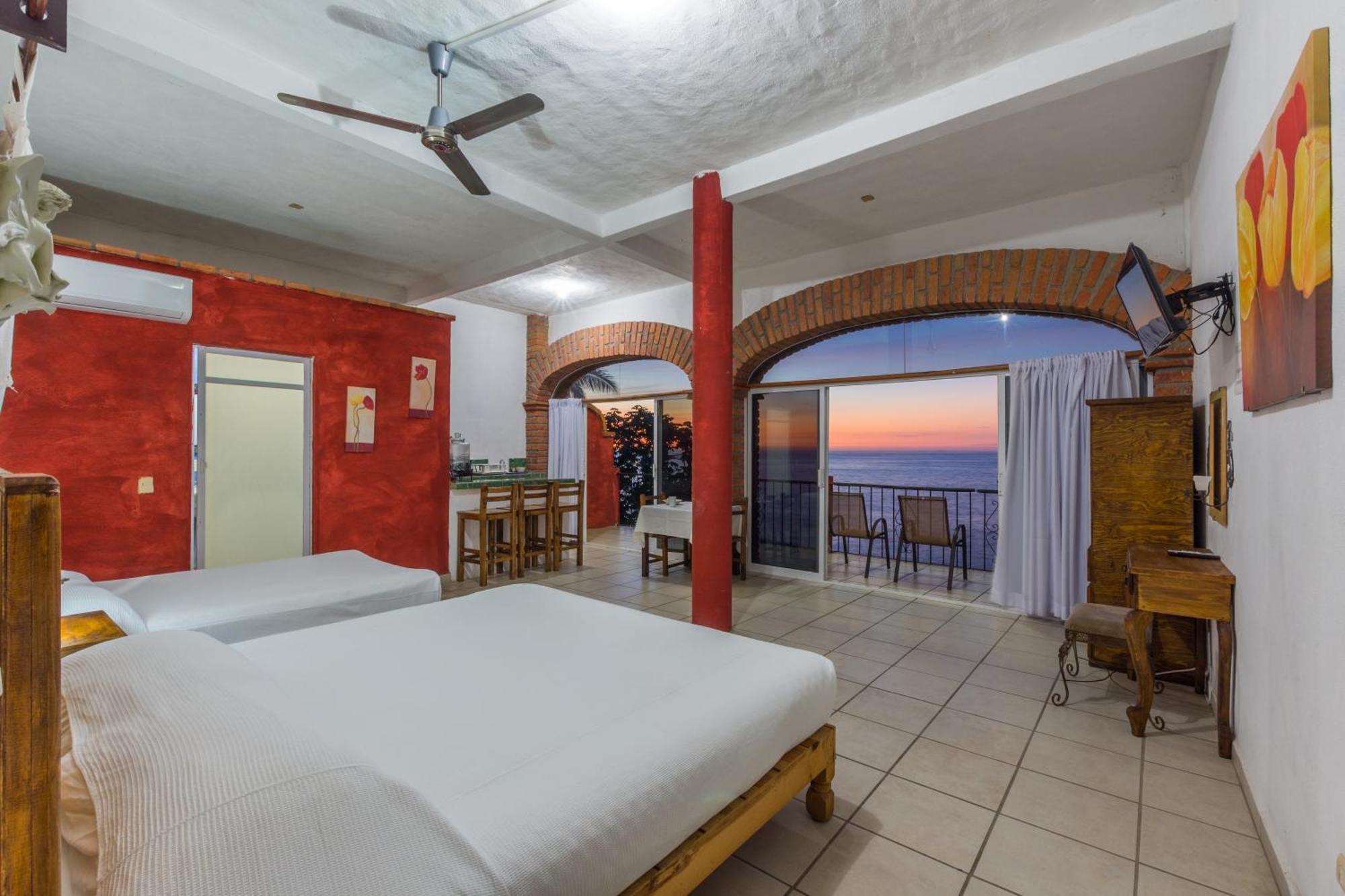 Traditional Sierra Leon Oceanfront Rooms - Adults Only Puerto Vallarta Exteriör bild