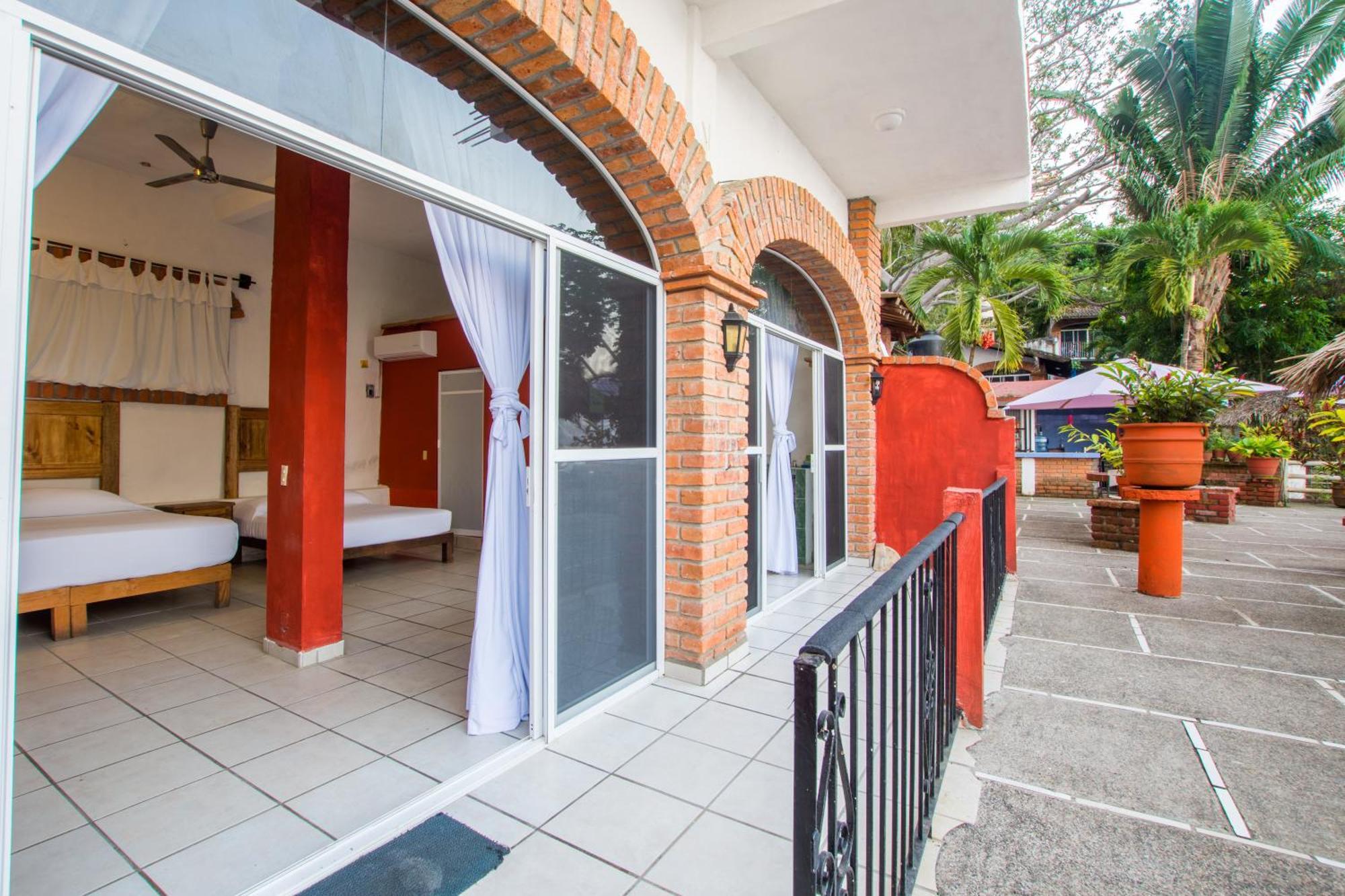 Traditional Sierra Leon Oceanfront Rooms - Adults Only Puerto Vallarta Exteriör bild