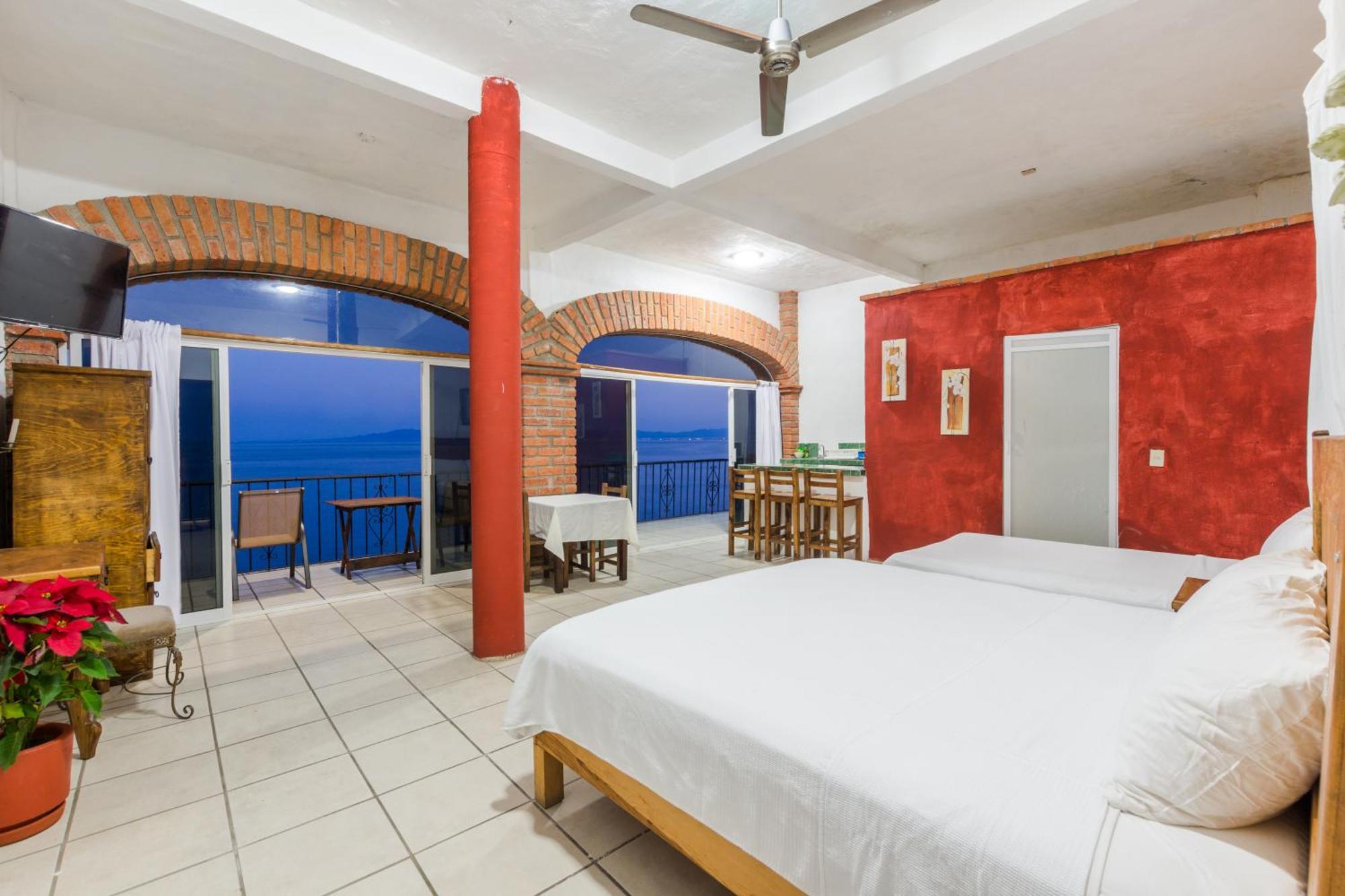 Traditional Sierra Leon Oceanfront Rooms - Adults Only Puerto Vallarta Exteriör bild