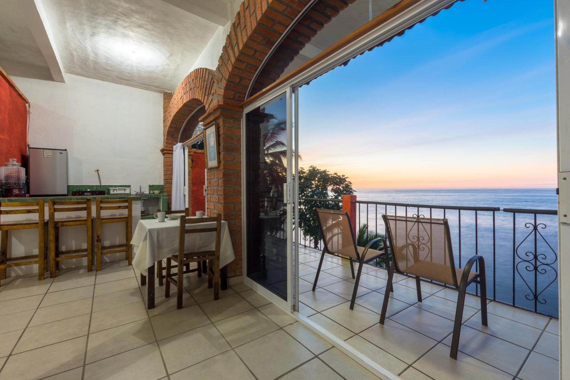 Traditional Sierra Leon Oceanfront Rooms - Adults Only Puerto Vallarta Exteriör bild