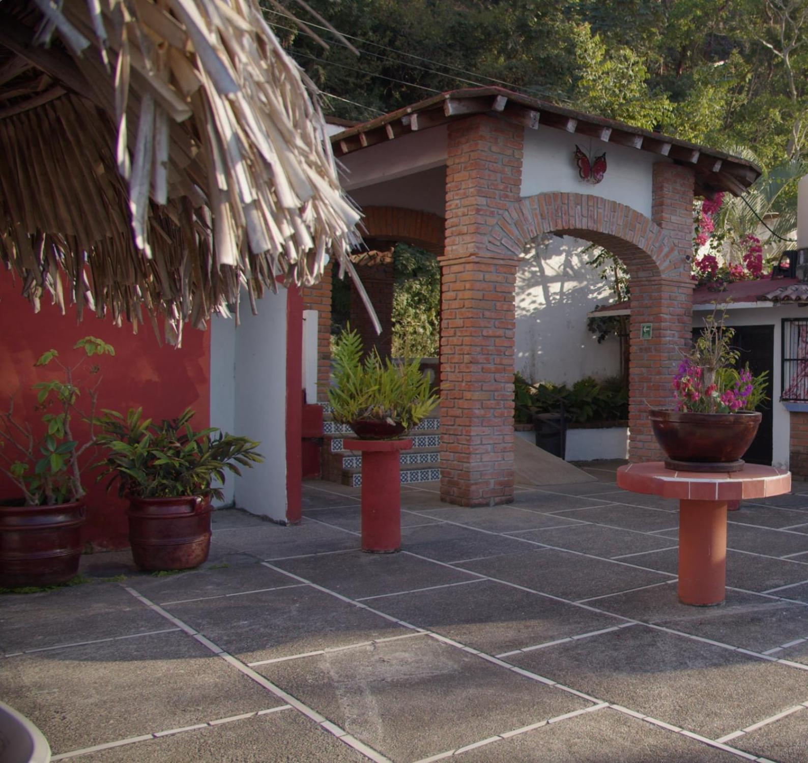 Traditional Sierra Leon Oceanfront Rooms - Adults Only Puerto Vallarta Exteriör bild